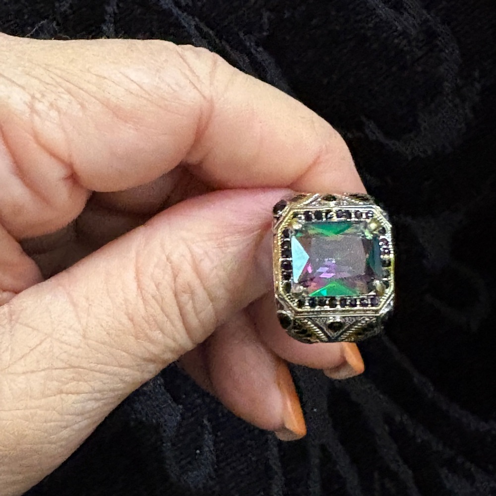 FASCINATING MULTI COLOR RING - Picture 9 of 16